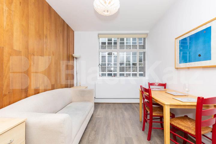 Located in Hatton Garden and a few minutes to Farringdon Station  St Cross Street, Farringdon 